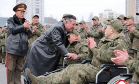 «Массовый героизм»: Ким Чен Ын встретил своих солдат, которые воевали за РФ