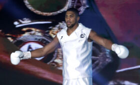 Боксер Энтони Джошуа потерял двух тренеров в ДТП в Нигерии