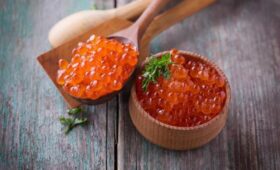 Как проверить натуральность красной икры: эксперт предостерегла от распространенных ошибок