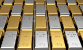 Золото и серебро приближаются к рекордным максимумам: в Bloomberg раскрыли причины