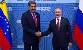 Россия начала эвакуировать семьи дипломатов из Венесуэлы из-за угрозы со стороны США, — СМИ