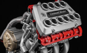 Пять цилиндров и более 200 сил: в Италии представили уникальный двигатель для мотоциклов
