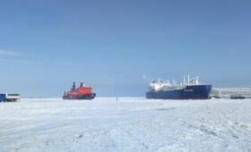 Путину так важна Арктика, что он бросил туда все ледоколы, — офицер Королевского флота