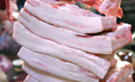 Сколько дней можно хранить сало в холодильнике и как его заморозить: объяснение диетолога