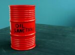Вместо «потолка цен»: ЕС и G7 нашли более болезненные санкции против нефти из РФ, — Reuters