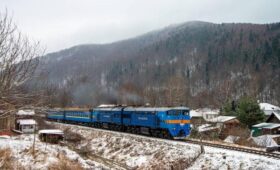 В Украине более 60 поездов задерживаются из-за непогоды: список маршрутов