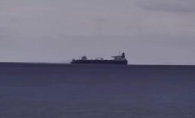 Германия остановила танкер «теневого флота», который плыл в Россию, — Bloomberg