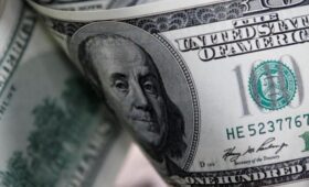 Доллар США пошел вверх: в Reuters объяснили причины