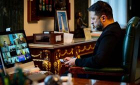 Зеленский поручил срочно ускорить увеличение импорта электроэнергии