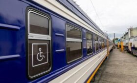 В Украине более 100 поездов будут курсировать по новому графику: где узнать расписание