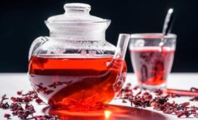 Что лечит чай из гибискуса: названы все преимущества этого напитка для здоровья