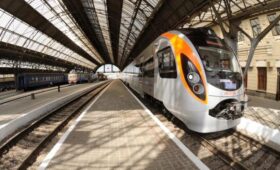 Из-за атак РФ «Укрзализныця» вводит новые ограничения: что изменится для пассажиров