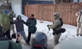 Агент миграционной службы США застрелил женщину: люди протестуют, Трамп встал на его защиту