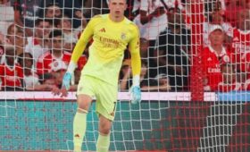 Украинский вратарь «Бенфики» забил зрелищный гол «Реалу» и вывел клуб в плей-офф Лиги чемпионов (видео)