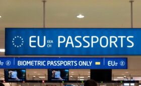 Аэропорты в ЕС бьют тревогу из-за новых правил пограничного контроля, — Politico