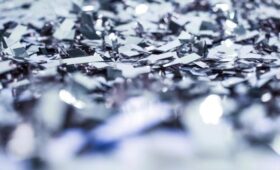 Серебро резко упало после достижение небывалого рекорда: сколько стоит металл сейчас