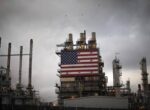 Цены на нефть нетипично отреагировали на падение добычи в США из-за снежного шторма