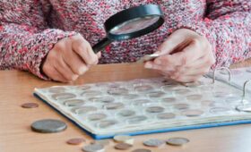 Нацбанк выпустил особую памятную монету, посвященную культовому украинскому оружию (фото)