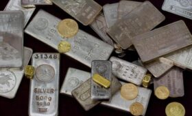 Золото и серебро бьют рекорды из-за заявлений Трампа о Гренландии: сколько стоят металлы