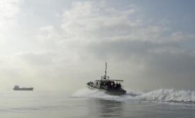 США захватили еще один танкер «теневого флота» РФ, — WSJ (видео)