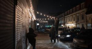 Графики отключений электроэнергии 11 февраля: когда украинцы будут без света в среду