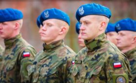 Польша освобождает от уголовной ответственности своих граждан, которые воюют за Украину