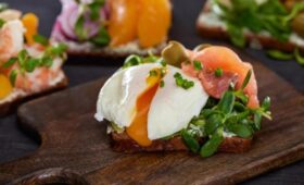 Диетолог назвал 6 продуктов, в которых витамина D намного больше, чем в яйце