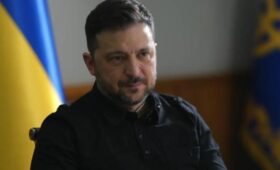 «Если дать им палец, они откусят руку»: Зеленский о требованиях РФ по Донбассу