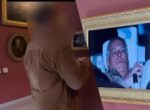 Активисты вывесили в Лувре фото экс-принца Эндрю, которого подозревают в связях с Эпштейном