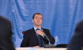 «Миротворец показал лицо»: Медведев набросился на США из-за операции в Иране