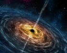 Астрономы обнаружили древнюю черную дыру, которая нарушает правила Вселенной