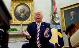 Трамп задействовал против Украины свой любимый инструмент принуждения, —  NBC