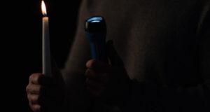 В Украине в пятницу будут отключать свет: кому придется сидеть в темноте