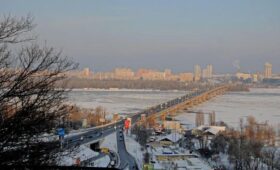 Водителям приготовиться: в Киеве временно ограничат движение по ряду мостов