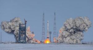 Россия впервые за почти три года запустила тяжелую ракету «Протон-М» (фото)