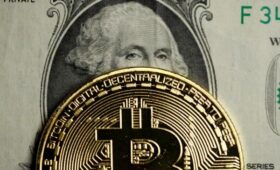 Такого не было с 2018 года: биткоин обвалился до нового дна, и прогнозы неутешительные