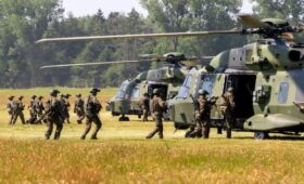 Союзники «спасовали» перед Путиным по вопросу миротворцев в Украине, — The Telegraph