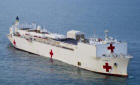 Трамп готов отправить в Гренландию первое судно: WSJ узнало, какой это может быть корабль