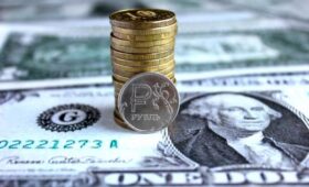 Россия хочет вернуться к доллару: Bloomberg обнародовал детали документа