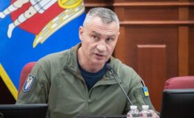 Вместо восстановления тепла коммунальщики вынуждены заниматься бумагами, — Кличко об обысках в «Киевтеплоэнерго»