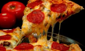 Вчерашняя пицца: специалисты предупредили об опасности употребления остатков еды