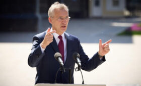 США отвернутся от НАТО, если Европа не увеличит военные расходы, – Столтенберг