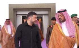 Зеленский прибыл с визитом в Саудовскую Аравию (видео)