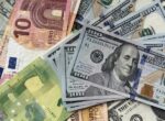 Украинцы массово скупают валюту: что будет с курсом доллара в ближайшее время