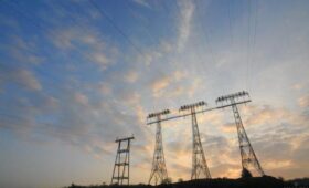 Украина возобновила экспорт электроэнергии: сколько электричества уходит за границу