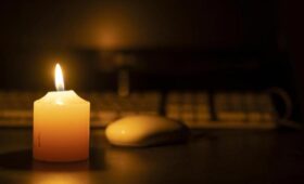 В субботу в Украине снова будут отключать свет: кто и когда останется без электричества