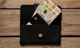 Получают до 150 тысяч гривень в месяц: кому в Украине платят самые высокие зарплаты