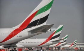 Тысячи людей застряли на Ближнем Востоке: пассажиров вывозят спецрейсами, — Bloomberg