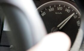 В Киеве ограничили скорость на дорогах: до какого уровня можно разгоняться летом