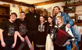 Усик и Джошуа вместе приехали в Киев (видео)